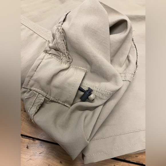 North Face hiking pants. Near-new condition! - Picture 11 of 16